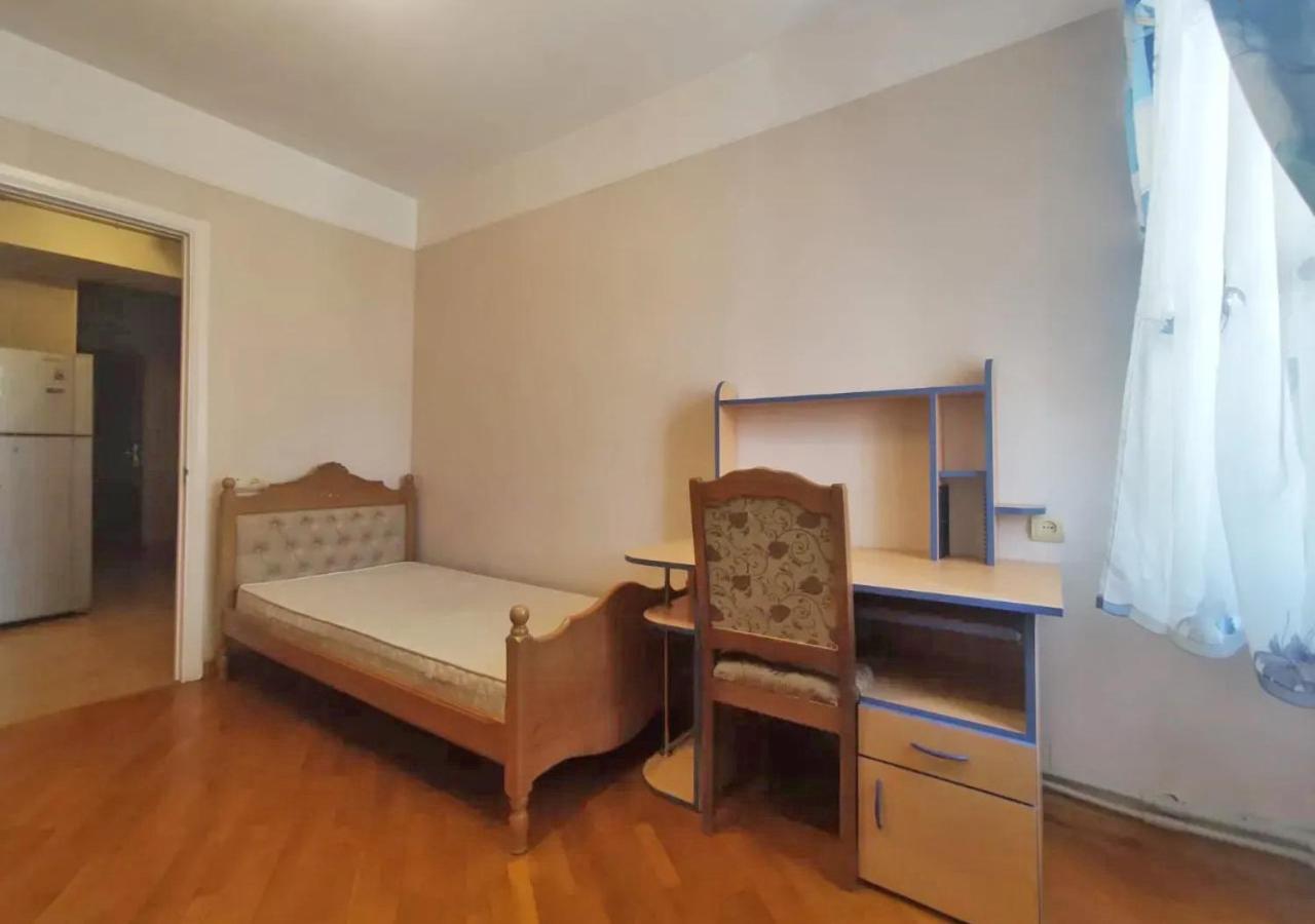 3 Room Apartment In Small Center Of エレバン エクステリア 写真